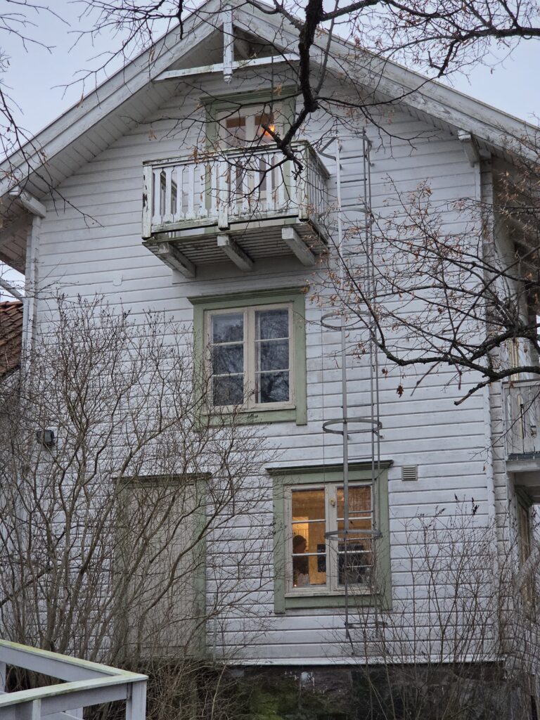 Anekset har 3 etasjer som alle er i bruk. 