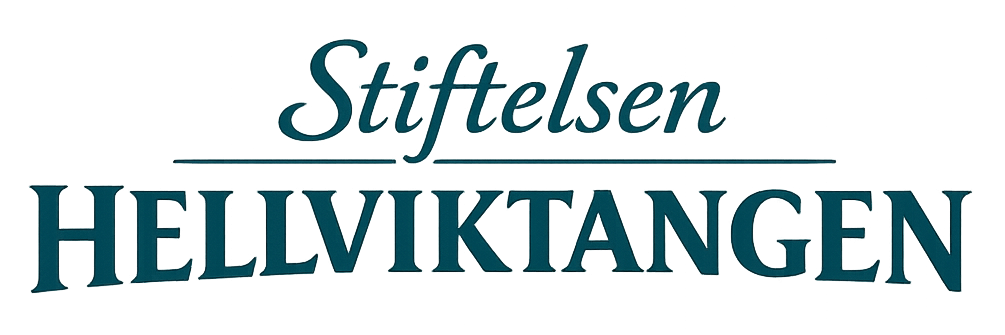Logo med teksten Stiftelsen Hellviktangen i fjordgrønn farge.